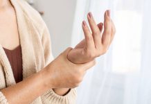 Artritis Reumatoide: consultar temprano es crucial ante síntomas persistentes para prevenir daño crónico y discapacidad a largo plazo  Artritis Reumatoide: consultar temprano es crucial ante síntomas persistentes para prevenir daño crónico y discapacidad a largo plazo