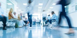 Chile invierte más en salud, pero usuarios evalúan peor su experiencia de atención  Chile invierte más en salud, pero usuarios evalúan peor su experiencia de atención