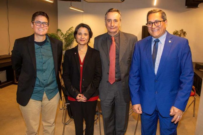 Decano de UDLA Osvaldo Artaza lidera Declaración de Consenso Nacional sobre APS en Chile