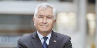 El destacado médico liderará la principal feria de salud en Chile, aportando su vasta experiencia en gestión sanitaria y políticas públicas