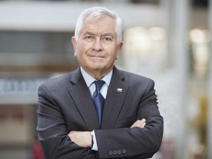 El destacado médico liderará la principal feria de salud en Chile, aportando su vasta experiencia en gestión sanitaria y políticas públicas El destacado médico liderará la principal feria de salud en Chile, aportando su vasta experiencia en gestión sanitaria y políticas públicas