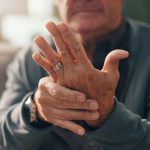 ESTUDIO REVELA QUE LA CALIDAD DE LA COMUNICACIÓN MÉDICA INFLUYE EN LA ADHERENCIA TERAPÉUTICA EN LOS PACIENTES ESTUDIO REVELA QUE LA CALIDAD DE LA COMUNICACIÓN MÉDICA INFLUYE EN LA ADHERENCIA TERAPÉUTICA EN LOS PACIENTES