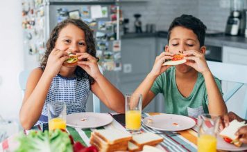 Especialista entrega claves para una alimentación a base de proteínas que favorezca el crecimiento y desarrollo infantil Especialista entrega claves para una alimentación a base de proteínas que favorezca el crecimiento y desarrollo infantil
