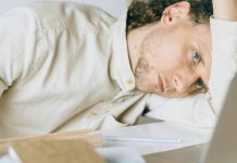 Estudio revela que 1 de cada 3 trabajadores siente que su empleo limita su vida personal Estudio revela que 1 de cada 3 trabajadores siente que su empleo limita su vida personal