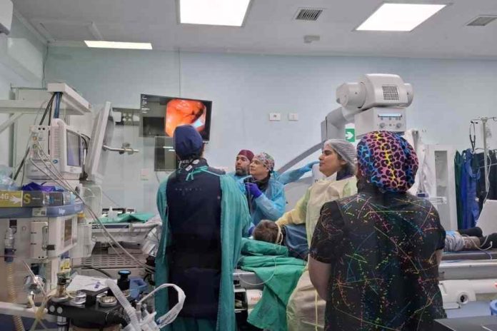 NUEVO HITO EN EL HGGB: SE UTILIZARON CON ÉXITO PRIMERAS PRÓTESIS BILIARES BIODEGRADABLES EN RECEPTORAS DE TRASPLANTE HEPÁTICO NUEVO HITO EN EL HGGB: SE UTILIZARON CON ÉXITO PRIMERAS PRÓTESIS BILIARES BIODEGRADABLES EN RECEPTORAS DE TRASPLANTE HEPÁTICO