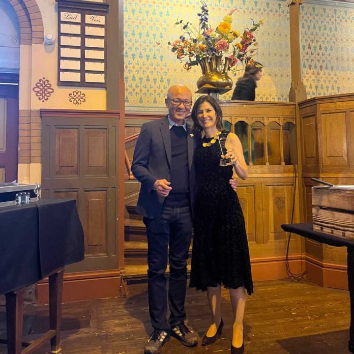 Iniciativa chilena para el cáncer infantil es reconocida en Ámsterdam Iniciativa chilena para el cáncer infantil es reconocida en Ámsterdam