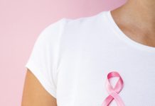 Solo 4 de cada 10 mujeres se realizan la mamografía anual en Chile: especialistas llaman al autocuidado Solo 4 de cada 10 mujeres se realizan la mamografía anual en Chile: especialistas llaman al autocuidado