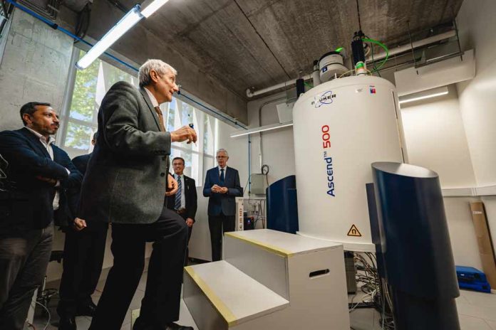 Único en Chile: UTalca inaugura equipo de Resonancia Magnética Nuclear más potente del país Único en Chile: UTalca inaugura equipo de Resonancia Magnética Nuclear más potente del país