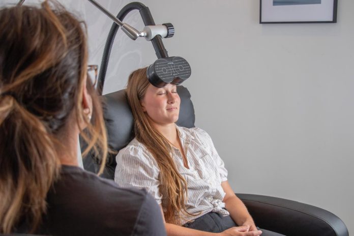 Antofagasta será la primera ciudad del norte en contar con innovadora terapia de neuromodulación cerebral para autismo y adicciones