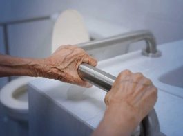 Cómo prevenir las caídas de las personas mayores durante la primavera sin limitar su autonomía