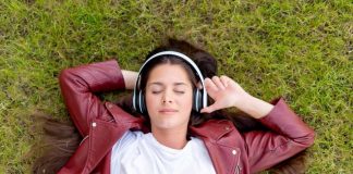 Estudio advierte que Generación Z tiene mayor riesgo de pérdida auditiva en el mundo