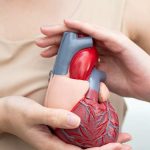 Fatiga, dolor abdominal o ahogo: las señales invisibles del infarto en mujeres Fatiga, dolor abdominal o ahogo: las señales invisibles del infarto en mujeres