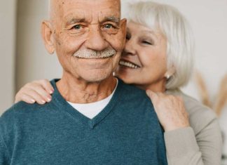 Personas mayores deben bañarse dos veces por semanas