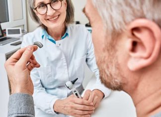 Presbiacusia: la pérdida auditiva asociada a la edad que puede tratarse y mejorar la calidad de vida