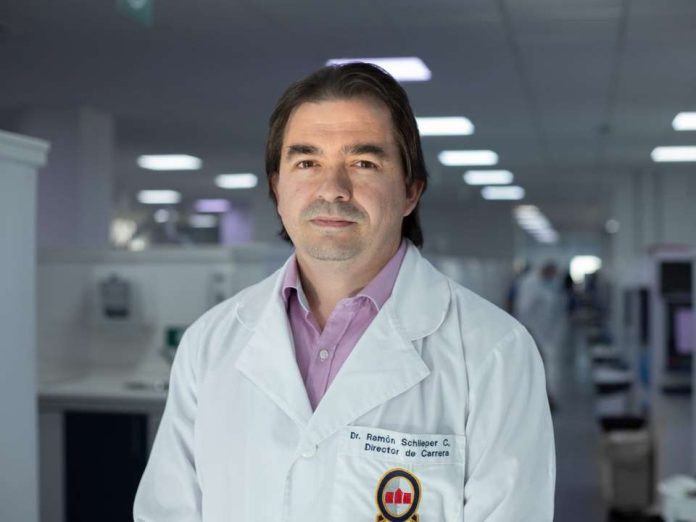 Dr. Ramón Schlieper Cacciuttolo,, Director de Odontología de la Universidad Andrés Bello UNAB