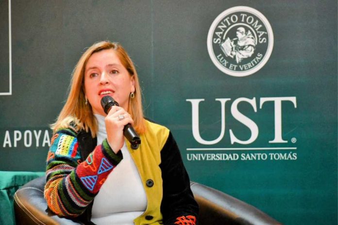 Representantes de Iquique presentan investigación pionera sobre salud mental de mujeres en carreras STEM