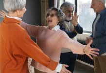 Tienen 60, cuidan a tres generaciones y aún así emprenden: la fuerza que Chile subestima Tienen 60, cuidan a tres generaciones y aún así emprenden: la fuerza que Chile subestima