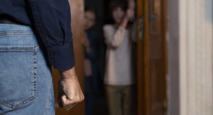 Victimización sube a 23 estudio de CORPA revela señales mixtas en la seguridad de la Región Metropolitana Victimización sube a 23 estudio de CORPA revela señales mixtas en la seguridad de la Región Metropolitana