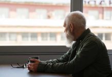 Chile envejece: ¿Estamos preparados para cuidar a nuestros adultos mayores?