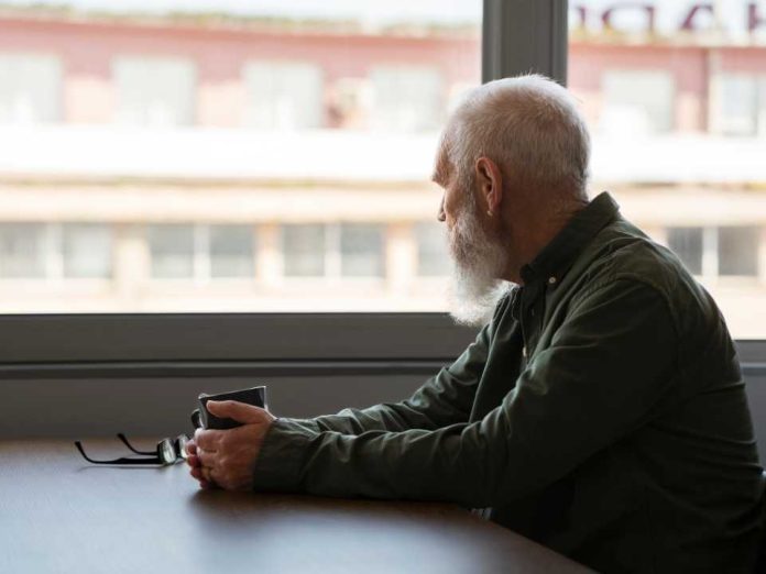 Chile envejece ¿Estamos preparados para cuidar a nuestros adultos mayores Chile envejece: ¿Estamos preparados para cuidar a nuestros adultos mayores?