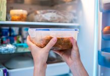 Cuando las sobras de las fiestas se alargan, restablezca sus hábitos alimenticios para el nuevo año