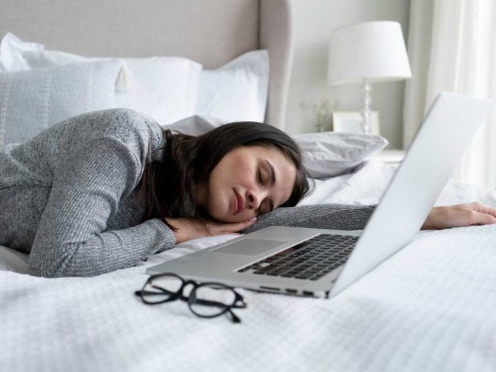 Dormir poco daña el corazón: la evidencia que alerta a los expertos