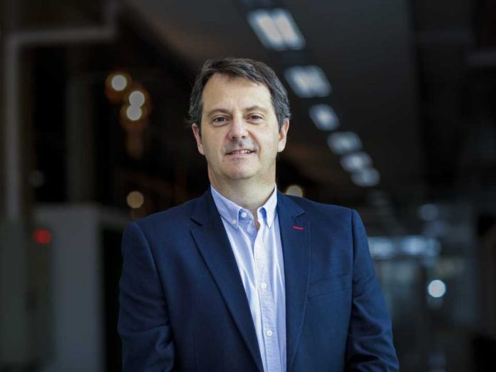 Julio Guzmán Cox - Académico Facultad de Economía y Negocios U. Andrés Bello