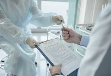Médicos extranjeros superan a chilenos como grandes emisores de licencias médicas Médicos extranjeros superan a chilenos como grandes emisores de licencias médicas