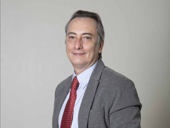 Osvaldo Artaza Decano Facultad de Salud y Ciencias Sociales Universidad de Las Américas UDLA