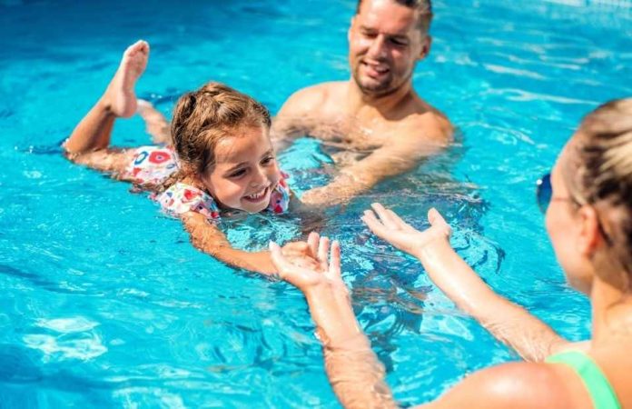 Seguridad infantil en piscinas: cómo prevenir y responder a los principales incidentes que ocurren en verano