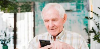 Atención preferente y adultos mayores: El vacío legal en la era digital Atención preferente y adultos mayores