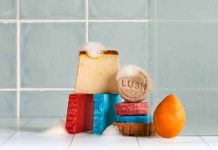 CINCO CLAVES PARA PARA VIAJAR LIGERO ESTE VERANO GRACIAS A LA COSMÉTICA SÓLIDA