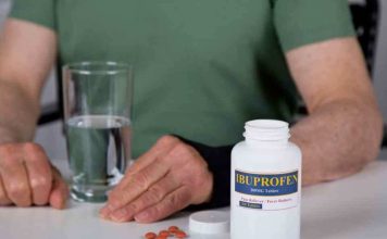 Ibuprofeno: Riesgos y efectos secundarios de su uso frecuente o sin supervisión médica
