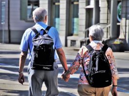 Mayores de 60 años son los mejores anfitriones de Airbnb en Chile 