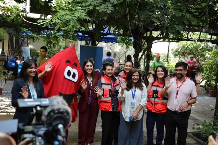 Municipalidad de Santiago y Posta Central impulsan campaña de donación de sangre en apoyo a víctimas de incendios en el surMunicipalidad de Santiago y Posta Central impulsan campaña de donación de sangre en apoyo a víctimas de incendios en el sur