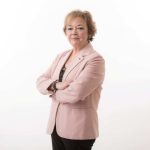 ¿Qué le hace el cloro de la piscina a tu cabello?