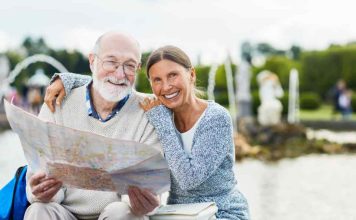 8 consejos para salir de vacaciones con una persona mayor