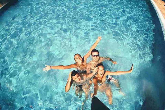 ¿Cómo evitar el molesto dolor de oídos después de estar en la piscina? ¿Cómo evitar el molesto dolor de oídos después de estar en la piscina?