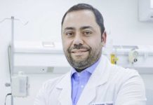 Frutillas con chocolate Fernando Torres Moscoso, Director de Escuela Química y Farmacia U. Andrés Bello UNAB