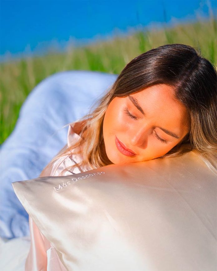 Sueño y piel: por qué la funda de almohada importa más de lo que parece en la higiene del descanso