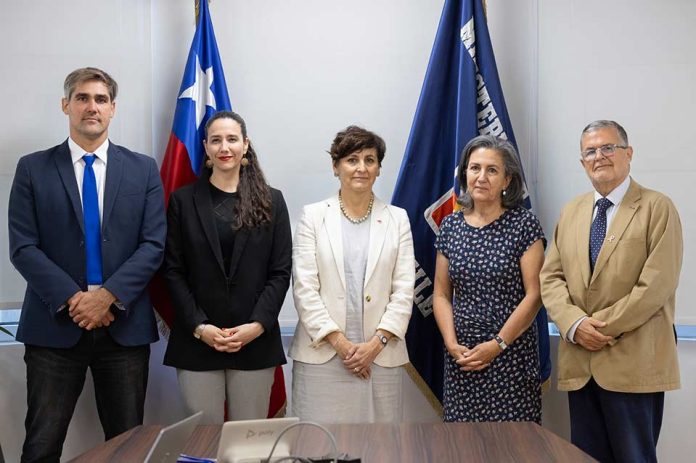 Ministra de Salud sostiene reunión bilateral con su sucesora May Chomalí Ministra de Salud sostiene reunión bilateral con su sucesora May Chomalí