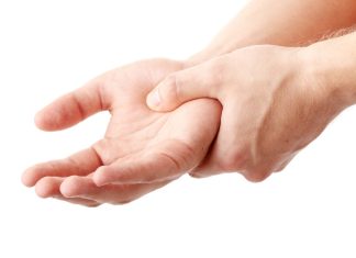 Enfermedad de Raynaud: el trastorno que se intensifica con el frío y que provoca el cambio de coloración de los dedos